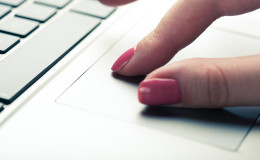 using macbook trackpad