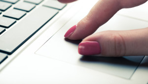 using macbook trackpad