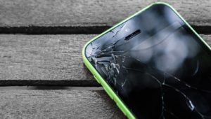 broken screen iphone