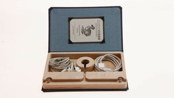 dodocase iPhone apple watch dock
