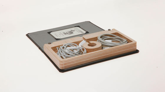 dodocase iPhone apple watch dock